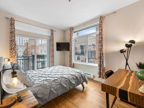 Seattle's Mid-Century Belltown Penthouse w/Parking spot