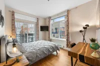 Seattle's Mid-Century Belltown Penthouse w/Parking spot โรงแรมใน