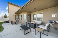 Clean and Comfortable Centrally Located 5br/3Bath home in Meridian, ID. - Homestays