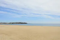 Summer Bliss in Our Hampton Beach Oceanfront 2Br Condo Awaits!