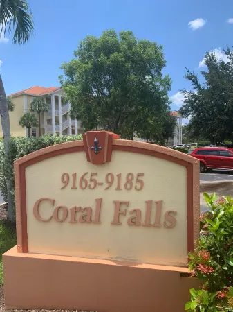 Coral Falls Retreat on 1st Floor - Lely - Booking NOW for summer!