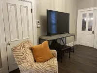 Walk to everything! Five Flags-Hotel Julian-Millwork Sleeps 8! 더뷰크 호텔