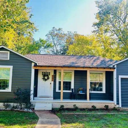 Charming Pine Cottage Near Sfa, Azalea Gardens, & Walking Trails.