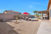 10 min to Bell Bank Park, 5 min to Eastmark, Hiking,  and Activities!