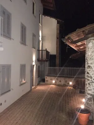 Horse Shoe House, beautifully renovated 3 storey house. Hotel in zona Campo Sportivo di Bienca (fraz. Chiaverano)