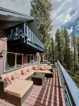 5 mins to Breck Village & Ski, Private Hot Tub, Mountain View