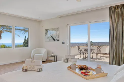 Colina del Mar, un Magnífico Jardín con Piscina y Maravillosas Vistas