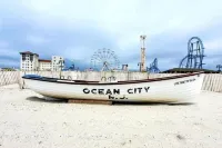 2nd-floor, 4-bedroom home, 1 block from beach in Ocean City, NJ