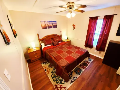 Las Puertas Amarilla! w/Office 152Mbps Wifi. Pet Friendly & Near City Park!