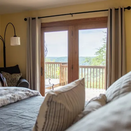 Spectacular Mountain & Sunset Views! Spacious Home Sleeps 12! Ping Pong/Hot Tub!