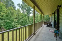 Minutes to Caves! Private Woods! Game Room & Media Room! Great for Get-togethers