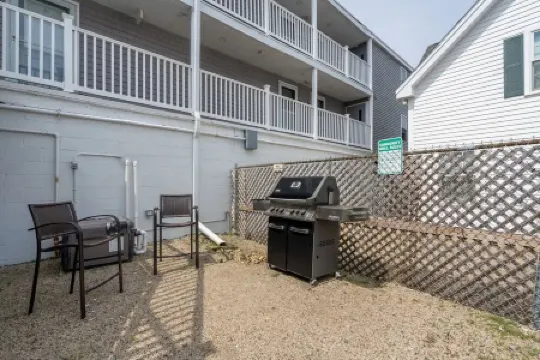 Beachside Getaway - Steps to the Beach