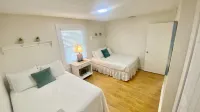Cozy 1st floor, steps to beach, right off A1A Beach!