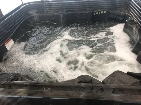 Romantic getaway! With gorgeous views from the Hot Tub!