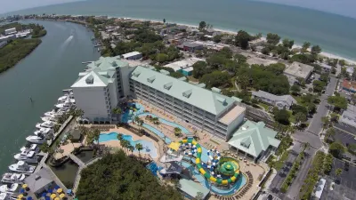 2BR/2BT Water Park Condo (Includes 4 passes/ day - $100 value/day) Hotels near Hook Me Up