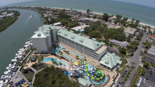 2BR/2BT Water Park Condo (Includes 4 passes/ day - $100 value/day)
