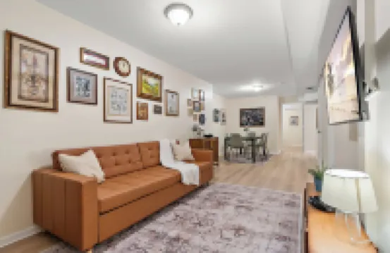 St. Paul Speakeasy - King Bed