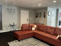 Urban Retreat-Walk to UC, Hospitals and the Zoo. Minutes from OTR and Downtown.