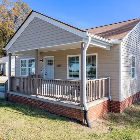 2 BR King Bed Near Duke Hospital & Campus