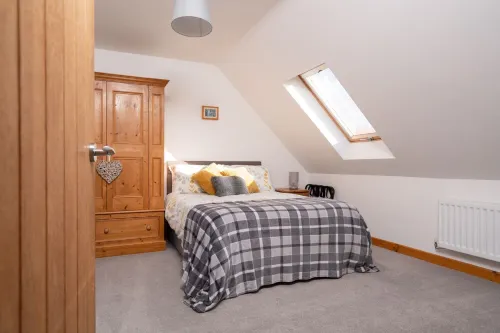 Lovely Cotswold holiday cottage within walking distance of restaurants/shops