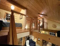 The Woodpecker Cabin on Guemes Island with Hot Tub! Отели рядом с достопримечательностью «Сансет Бич»