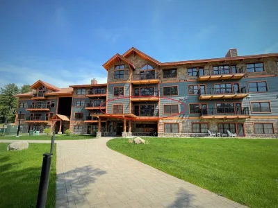 Luxury SKI IN/SKI OUT Kearsarge Brook Condo 3 bed, 2 bath at Cranmore Mountain!!
