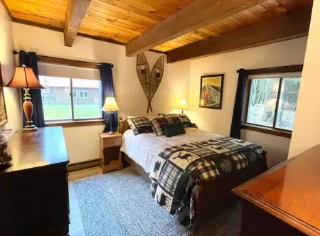 Loose Moose Lodge - Attitash, StoryLand, N. Conway Отели в г. Бартлетт