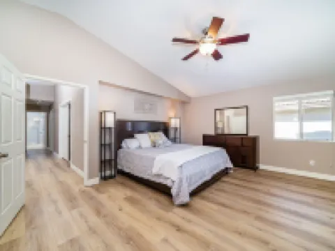 Spacious Paradise - Game Room, Legoland, Hot Tub, Private Gym Hotels in Vista