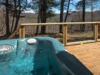 Sleep6,Hottub,Firepit & Wood,Private, Views, 30mins from App Ski Reduced Rates! Hotels in Pine Swamp