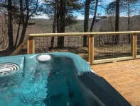 Sleep6,Hottub,Firepit & Wood,Private, Views, 30mins from App Ski Reduced Rates!