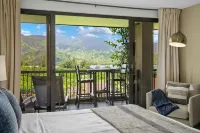 Hanalei Bay Resort 52012 - Newly updated, Bay views, Private walk to beach & AC!