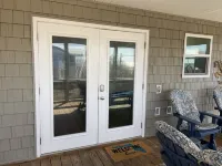 5 Bedroom Beach House Slps 12 - Private Beach - Shells - Fishing -Screened Porch