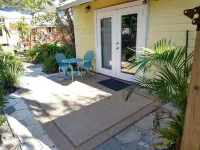 Private Studio Just two block to Lassing park waterfront