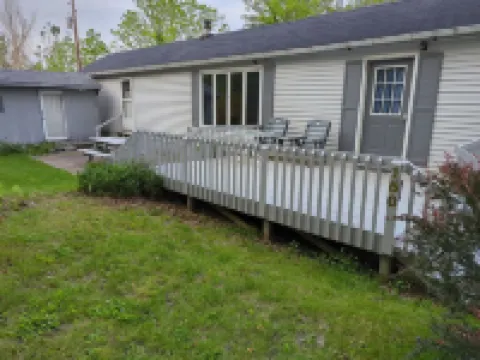 Cozy Creek Cottage, situated between the beautiful rolling hills of Italy, NY 이탈리 호텔