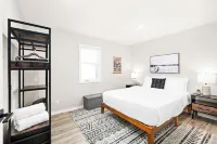 Central Stay on the North Shore - ATV Trailer Parking Available!