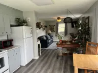 Cozy Bristol Jungalow Apartment- 2 blocks from King College - 2 bd/1 bath
