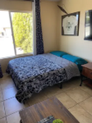 Stay With Us in Rio Rancho!  Balloon Fiesta Shuttle Close. 2 REAL QUEEN BEDS!