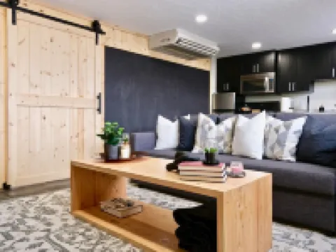 Golden Spike Stable Getaway in Downtown Tremonton Hotels in Box Elder County