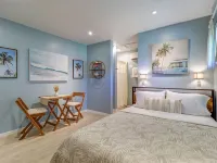 Private Surf Shack Less Than 5 Minutes to Indian Rocks BeachBikes Included! Hotels in Largo