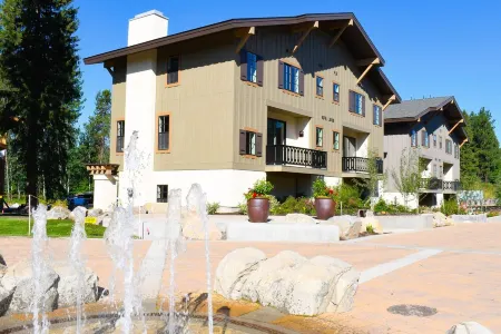 THE MCCALL HIDEAWAY - Cozy Downtown Retreat