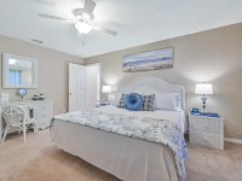 River Bank Hideaway, "Go With The Flow" RIVERFRONT 3 Acres- "Heated Pool/Spa" Hotels in Hendry County