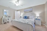 River Bank Hideaway, "Go With The Flow" RIVERFRONT 3 Acres- "Heated Pool/Spa"