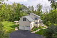 Hidden High Falls 4BR Oasis on 3 acres by trail!