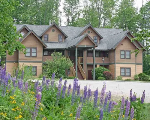 Beautiful Condominium at Castle Hill Resort, 10 Minutes from Okemo Ski Resort Hotels in Cavendish