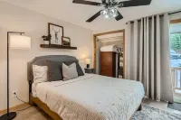 Mountain view ski townhouse Hotels in Baldy Mountain