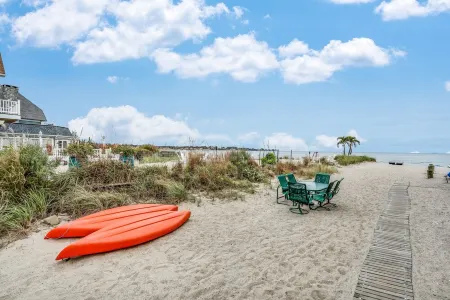 Beachfront house on Long Island Sound