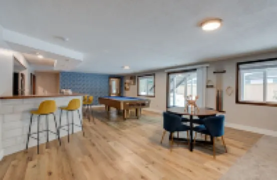 Evergreen Retreat - Large 6 Bedroom Home