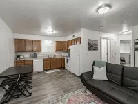 Cozy 2br- 3 blocks from BYU-Idaho Hotels in Rexburg