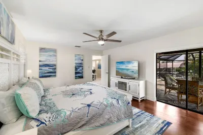 Direct Gulf Access Newly Renovated Waterfront Pool Home Retreat Hotels near Cycle Co Cape Coral