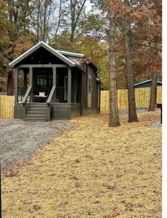 Whitetail Cottage at KY Lake.. a tiny home experience!